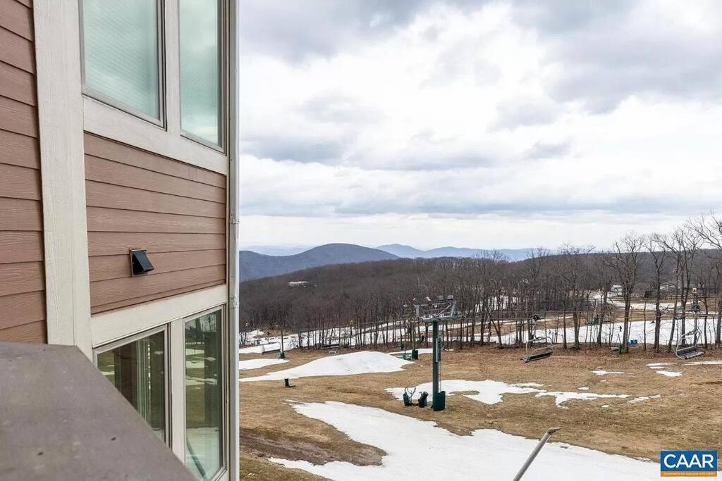 Diamond Adventure Slope Side With Foosball And Arcade At Wintergreen Resort Екстер'єр фото
